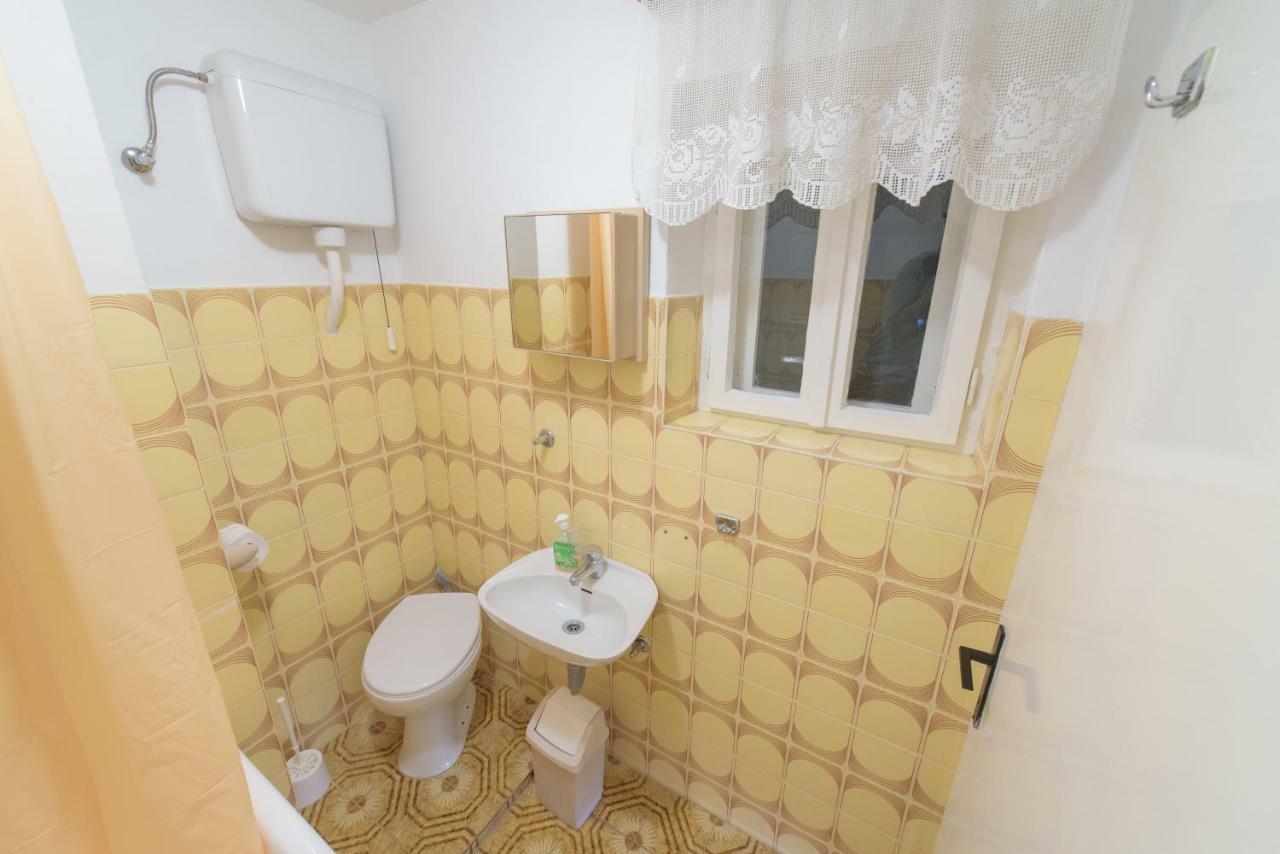 Apartman Lucijan Каштела Экстерьер фото